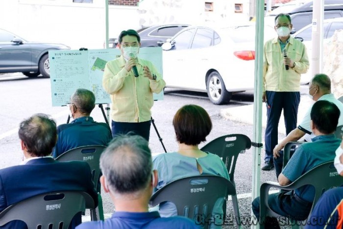 2. 권오봉 여수시장, 도시재생 뉴딜 사업지구 찾아 주민의견 수렴.jpg