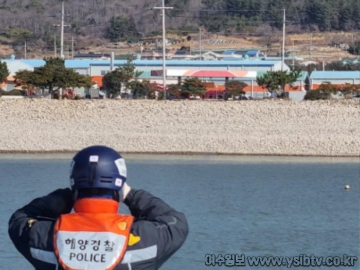 여수해양경찰이 안전관리를 하고있다(2).jpg