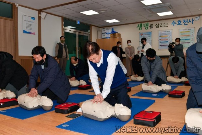 1-2 ‘생명을 살리는 심폐소생술’ 소중한 이들을 위해 배워요 (2).jpg