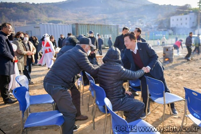 5-3 정기명 여수시장, 정월대보름 행사장 찾아 주민들과 ‘소통’.jpg