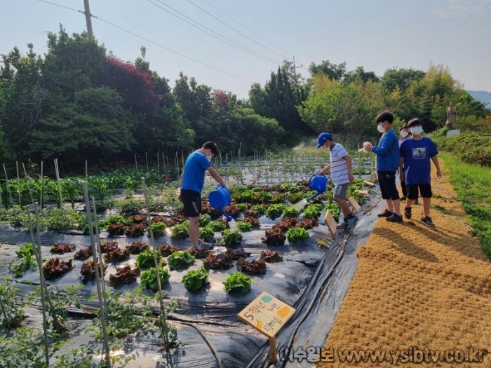 5 여수농업기술센터 ‘학교 텃밭’에서 창의성 쑥쑥!…10개교 모집 (2).jpg