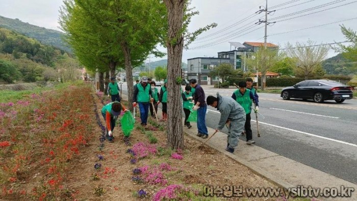 9-2 여수 삼일동 새마을단체, ‘탄소중립 희망’ 나무 심기.jpg