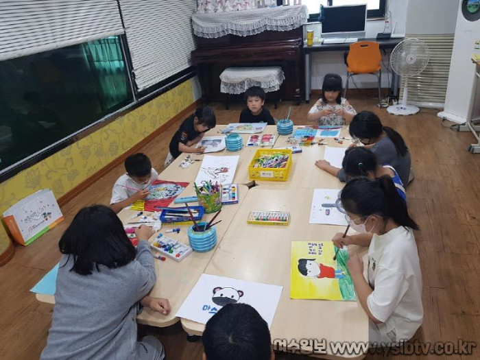 [크기변환]7 여수시 어린이급식관리지원센터, ‘그림 그리기 행사’ 실시.jpg
