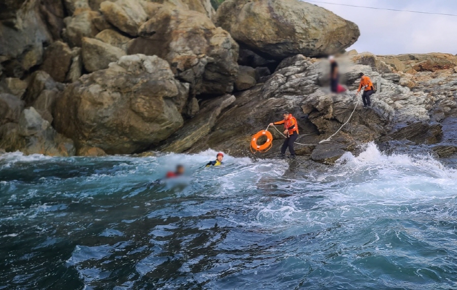 갯바위 낚시 비상, 여수 돌산 60대 여성 해상 추락 숨져