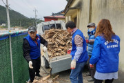 여수시 돌산읍 바르게살기위원회, 홀로사는 어르신에 땔감 봉사