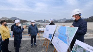 웅천~소호 간 해상교량 '5월 임시개통' 앞두고 마무리 공사 한창