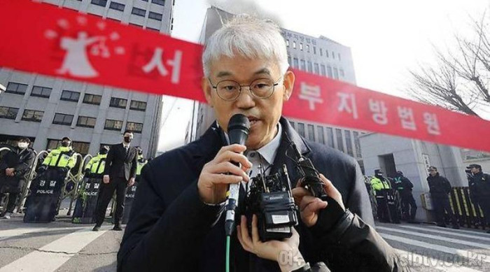 [크기변환]사법부 난동 중간.jpg